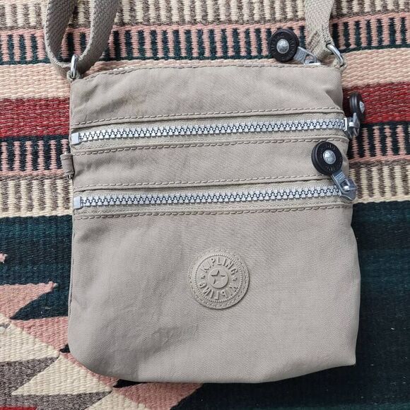 Kipling Alvar Small Crossbody Nylon Purse Taupe Shoulderbag Bag Adjustable Zip - Picture 3 of 7